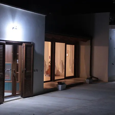 La Casa Di Colino E Annina * モノーポリ
